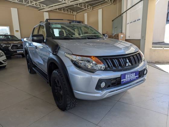 MITSUBISHI L200 TRITON 2.4 16V TURBO DIESEL OUTDOOR GLX CD 4X4 MANUAL